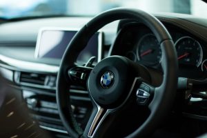 Cenovo dostupná prístrešok na auto pri dome