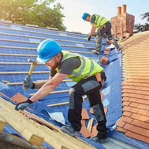 Oprava strechy ochráni váš dom pred zatekaním a ďalšími škodami.